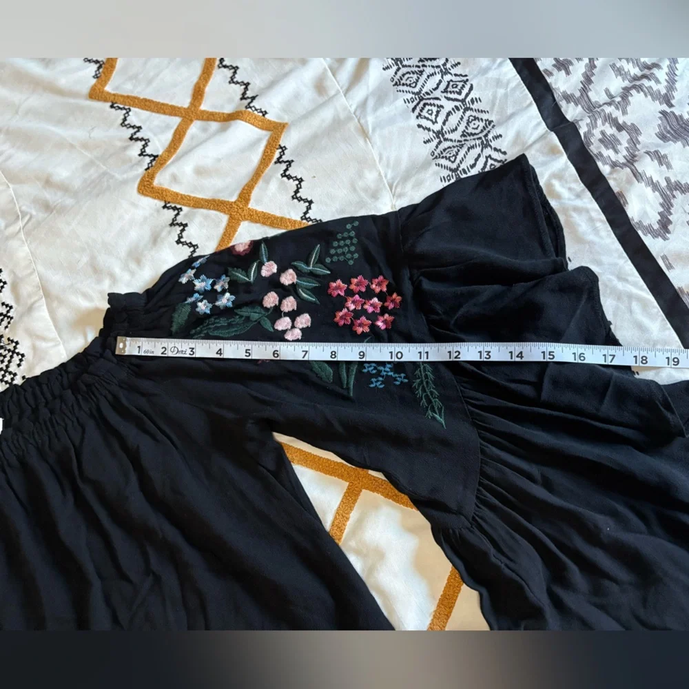 Umgee Black Floral Embroidered Top - Picture 5 of 8